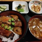 ブタガッパ - 豚丼　880円