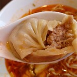 龍香 - 小籠包を割ってみた！