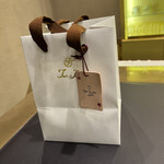 トゥ・ラ・ジョア イズム - お土産を持って帰りました。