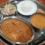 Ankur - Ｂランチ（カレー2種類・チキンティッカ・サラダ・ライス・ナン付）850円