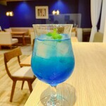 Cafe＆Bar Aile Ange - ブルーレモネード！