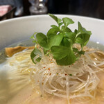 ラーメン屋 トイ・ボックス - 一味に柑橘がアクセント