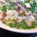 麺酒房 龍安 - さまざまな具材