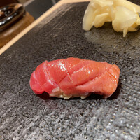 新橋 天鮨 - 中々面白い切り付けです