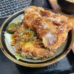 とんかつ 栄ちゃん - これも絶対欠かせないのよ