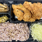 Tonkatsu Hamakatsu - 盛り合せかつ弁当　麦ご飯大盛り