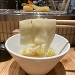 天ぷら食堂 たもん - 〆のありがたきしめん(すだちトッピング)