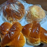 守谷製パン店 - バターロール2個・甘食・ぶどうパン