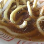 ラーメン生郎 - スープは相変わらず醤油の効いたあっさりとした味わいだけど、今回は独特の香りが無く、食べやすかったです♪（撮影許可済み）