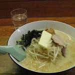 味の札幌 - 味噌カレー牛乳ラーメン