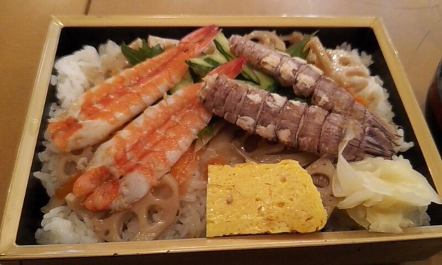 本当のちらし寿司です 海老やシャコの新鮮さは伝わるものの焼き穴子や錦糸玉子も無くちょっと物足りなかったがー By めためた坊 新宿 御さしみ家 神田店 神田 魚介料理 海鮮料理 食べログ
