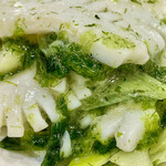 かつぎや - 緑と白のコントラストが鮮やかな見た目の美しい一品　韮が効いてます