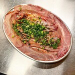 ツラとキモ 炭火焼肉 いわしげ - 