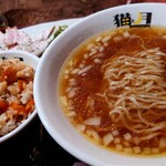 猫と月 - らーめん中(700円)。