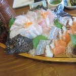 伊豫水軍 - 天然ヒラメの舟盛り