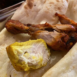 フィッシュテール - フィッシュティッカとタンドリーチキンの断面