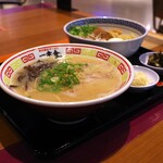 Hakata Yatai Ramen Ikkousha - 屋台豚骨ラーメンと魚介まぜ麺