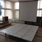 エア カフェ - 座敷部分。スクリーンもあってイベントが開ける。