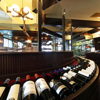 We have a variety of wines and drinks that go well with Teppan-yaki from all over the world...♪