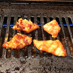 牛王 - 上ミノ。それほど濃くない味噌味。良く焼いてもサクサクとかみ切れます