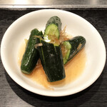 牛王 - オイキムチ380円。しっかりとした味付け。にんにくがきいています