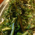 大衆酒場コグマヤ - 春菊サラダ（箸休めに良い1品）