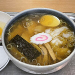 大宮大勝軒 - 小ワンタン麺、生たまご