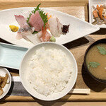 Hokuriku Shunsen Kawase - 本日のお刺身定食（小鉢付）1300円税込