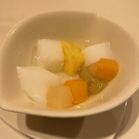 南国酒家 原宿本店 - デザートの杏仁豆腐