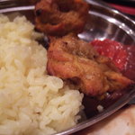 DEVI - チキンティッカとサフランライス