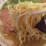 博多白天　 - "博多白天"2号店"中央林間店"「白とんこつ」の麺