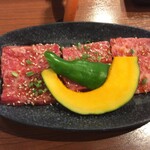 焼肉 東郷 - 国産三種盛り