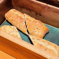 モノリス - パンのおいしさが感動級！