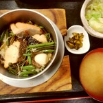いいやま亭 - 鮭と山菜の釜めし