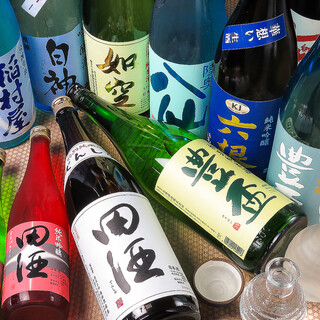 精選的日本酒品種豐富!無論來多少次都能享受不同的樂趣♪