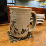 Ajigo Yomi Ambe - ◎陶器に入った生ビールで乾杯！