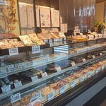 栄泉堂 岡埜 - 店内