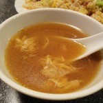 三福源 - 海鮮レタス炒飯についてくるスープ