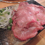 sumibiyakinikusu-pa-horumon - 【特上ネギ塩タン＠１２００円】 見ただけで旨し♪