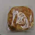 黒松本舗 草月 - さらに黒松に近づいて写真を撮影してみると