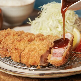 Made with branded pork. Crispy on the outside and juicy on the inside! [Lunch is at Pork Cutlet]