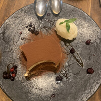 イゾラ スメラルダ - 