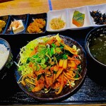 Spicy and rich pork kimchi set meal