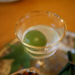 京料理 本家たん熊 - 青梅の甲州煮
落ち着いた梅の味わいが綺麗にやわらかに味を広げます。