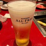 Yakiniku Heijouen - ハンドルキーパーの僕はノンアルコールビール。
      奥様は生ビール、息子くんはサワー系。
      ( ﾟ∀ﾟ)ﾉБ□ ｶﾝﾊﾟｰｲ♪