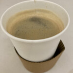 コーヒー アンド ワインスタンド トロッコ - ホットコーヒー　量多め　シンプルなカップ