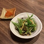 Wagyuu Yakiniku Ushinoyodare - サラダとキムチ
