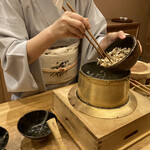 伊勢 三玄 - 鮎とタデの葉で混ぜご飯