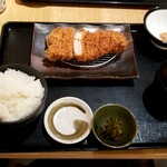 平田牧場 - 厚切りロースかつ定食