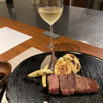 Steak&Wine Bocci - おすすめの白ワインとステーキ